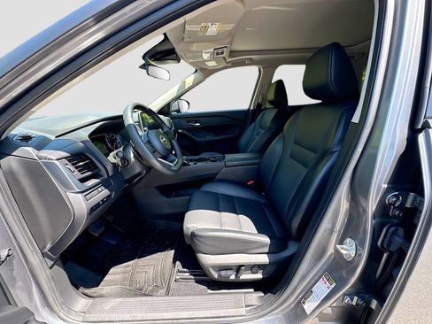 Certified 2024 Nissan Rogue SV w/ SV Premium Package AWD/4WD image 28
