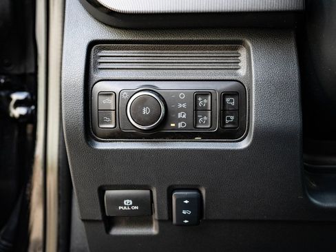 Used 2025 Ford F250 Platinum image 41