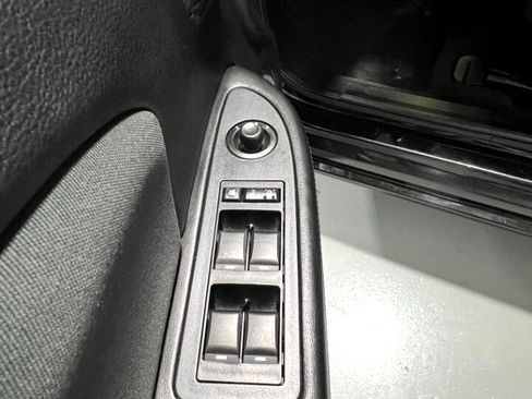 Used 2012 Chrysler 200 Touring image 6