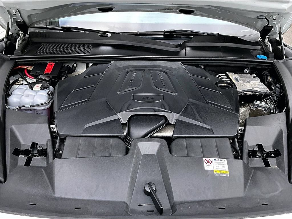 Certified 2024 Porsche Cayenne AWD/4WD image 15