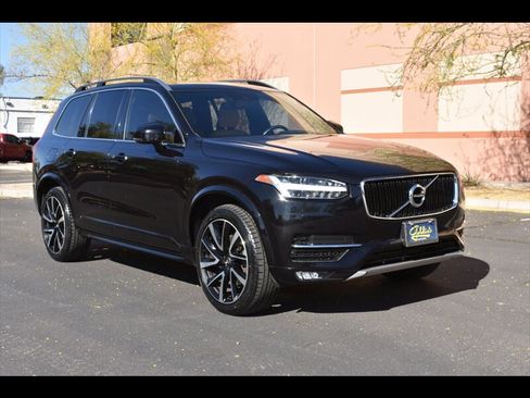 Used 2019 Volvo XC90 T6 Momentum image 2