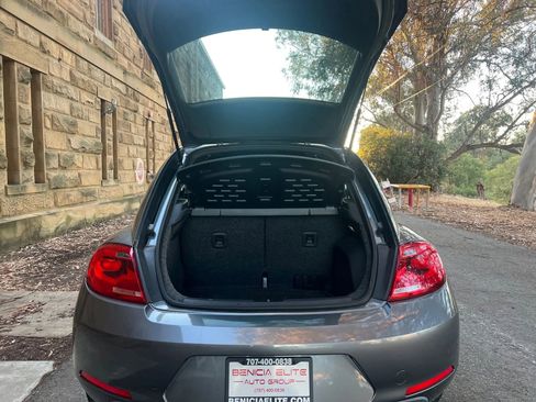 Used 2012 Volkswagen Beetle 2.5 image 17