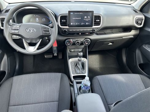 New 2026 Hyundai Venue SE image 3