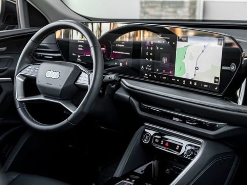 Certified 2025 Audi Q5 Premium Plus w/ Premium Plus AWD/4WD image 33