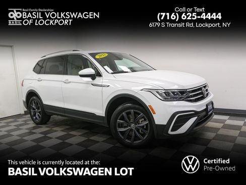 Certified 2022 Volkswagen Tiguan SE w/ Panoramic Sunroof Package image 1