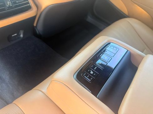 Used 2023 Lexus LS 500 w/ Interior Upgrade Package RWD image 25