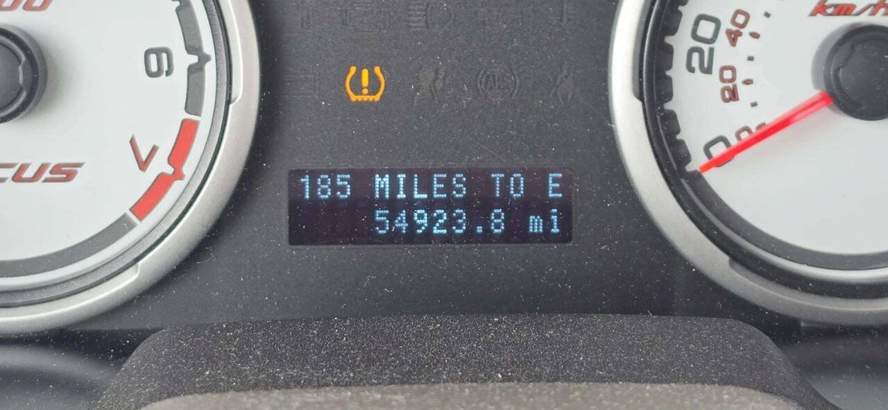 Used 2010 Ford Focus SEL FWD image 9