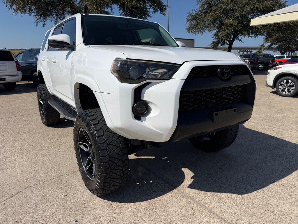 Used 2017 Toyota 4Runner SR5 AWD/4WD image 1
