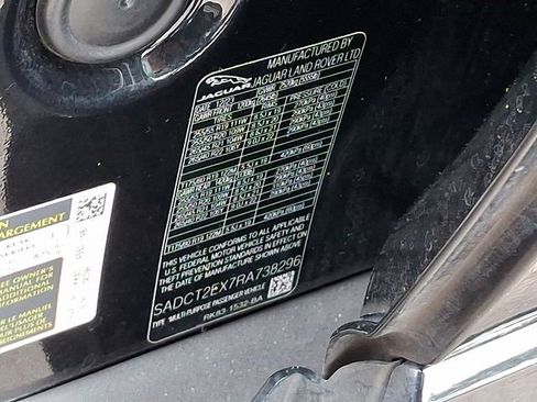 Used 2024 Jaguar F-PACE R-Dynamic S image 33