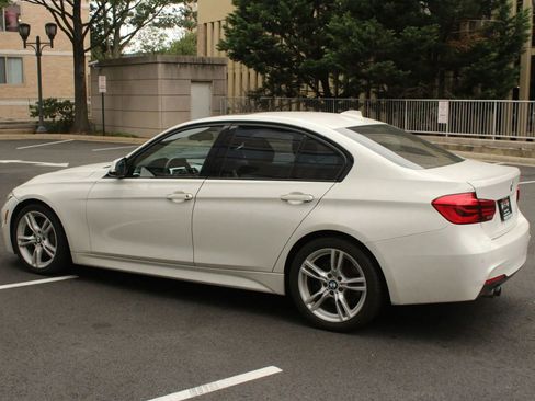 Used 2016 BMW 328i Sedan w/ M Sport Package RWD image 9