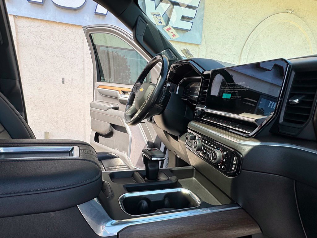 Used 2022 Chevrolet Silverado 1500 High Country w/ High Country Premium Package AWD/4WD image 21