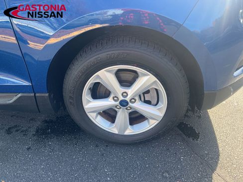 Used 2022 Ford Edge SE image 18