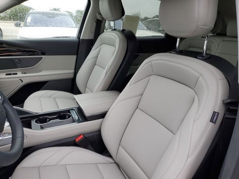 New 2026 Lincoln Nautilus Premier AWD/4WD image 21