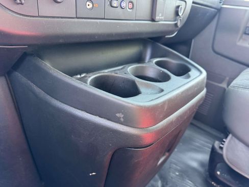 Used 2025 GMC Savana 2500 RWD image 31
