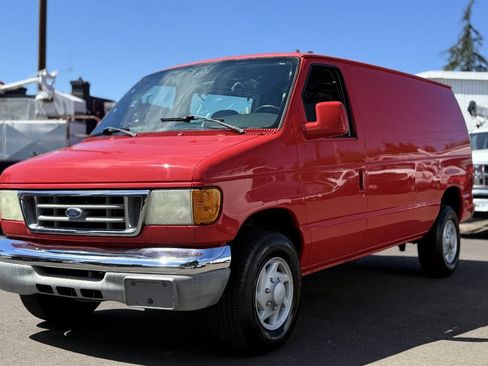 Used 2006 Ford E-350 and Econoline 350 Super Duty RWD image 2