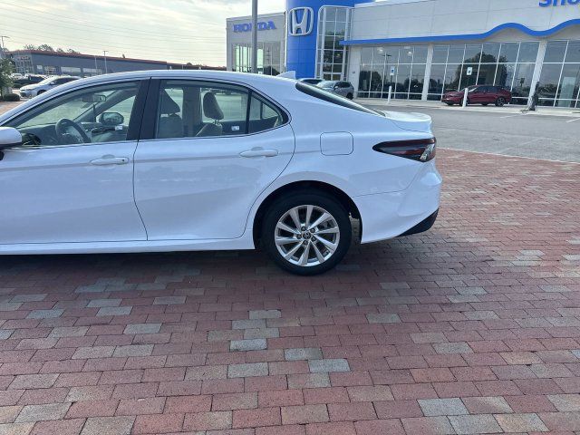 Used 2023 Toyota Camry LE FWD image 6