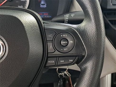 Used 2022 Toyota Corolla Cross L image 25