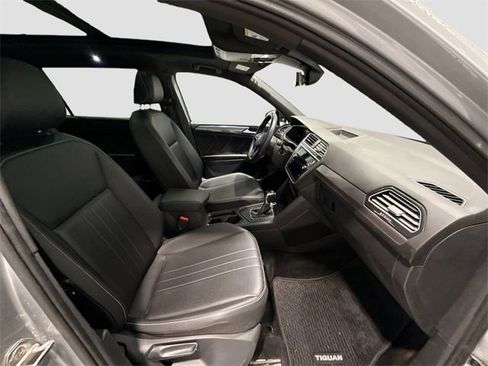 Used 2023 Volkswagen Tiguan SE R-Line image 18