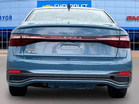 Used 2025 Volkswagen Jetta SE FWD image 6