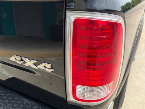 Used 2018 RAM 1500 Laramie AWD/4WD image 22