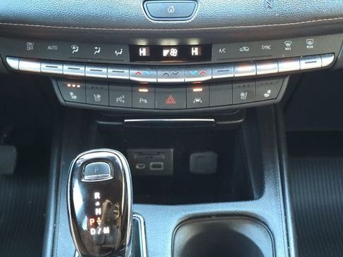 Used 2020 Cadillac XT4 Premium Luxury image 37