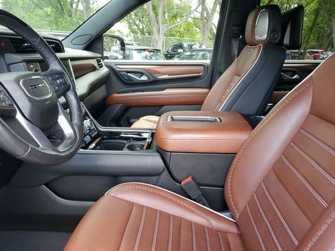 Used 2023 GMC Yukon XL Denali Ultimate AWD/4WD image 18