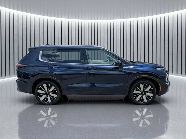 New 2026 Mitsubishi Outlander SEL FWD image 3