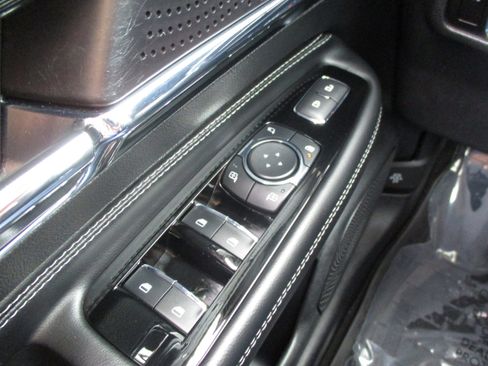 Used 2023 Lincoln Corsair AWD w/ Equipment Group 101A image 39