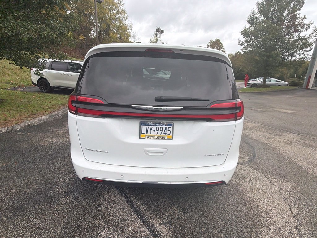 Used 2022 Chrysler Pacifica Limited FWD image 5