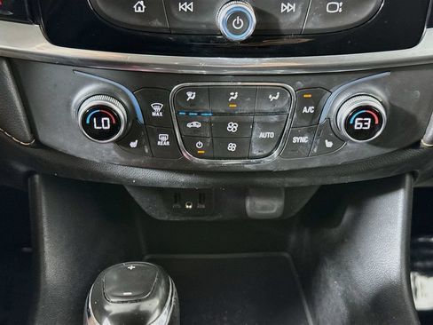 Used 2019 Chevrolet Traverse LT AWD/4WD image 15