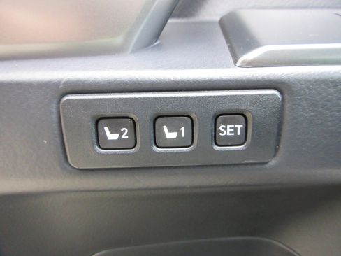 Used 2023 Lexus GX 460 Luxury w/ Sport Design Package AWD/4WD image 30