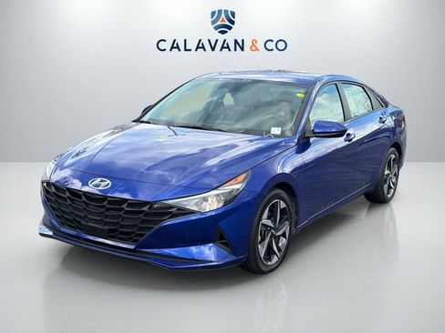 Used 2023 Hyundai Elantra SEL w/ Convenience Package FWD image 2
