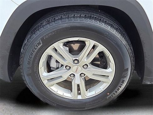 Used 2024 GMC Terrain SLE image 9