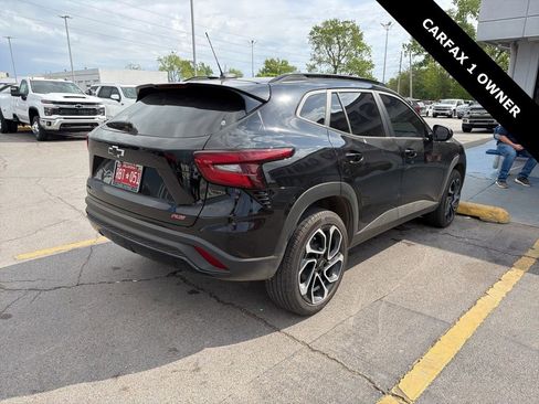 Used 2025 Chevrolet Trax RS image 3