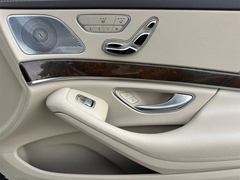 Used 2014 Mercedes-Benz S 550 Sedan image 18