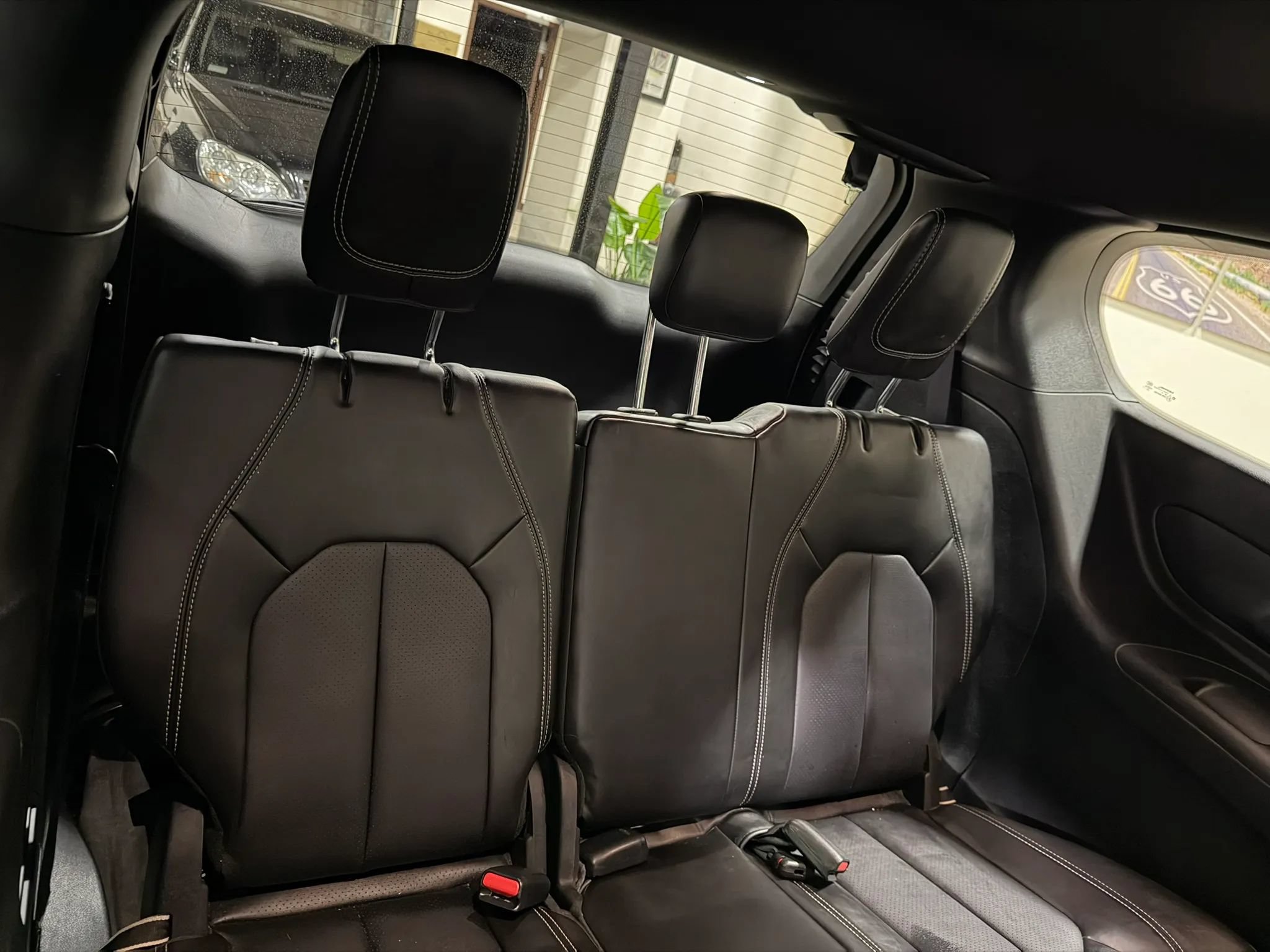 Used 2025 Chrysler Pacifica Select FWD image 34
