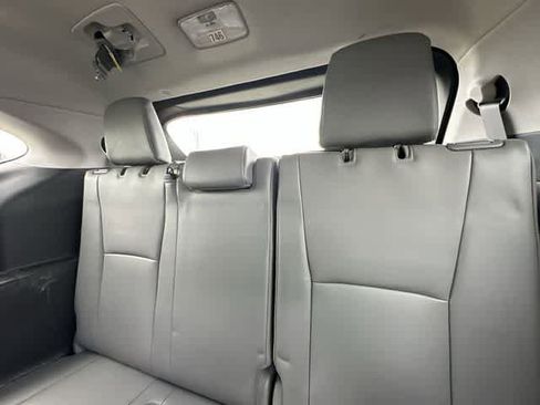 Used 2021 Toyota Highlander XLE image 17