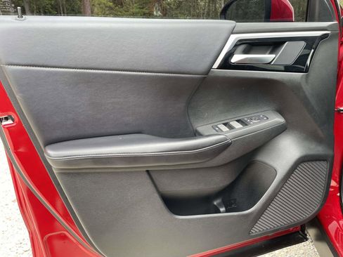 Used 2024 Mitsubishi Outlander SE image 5