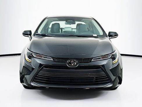 Used 2026 Toyota Corolla LE image 2