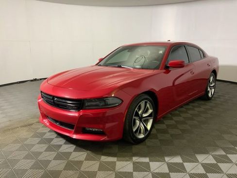 Used 2015 Dodge Charger SXT w/ Premium Group image 4