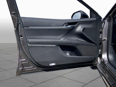 Used 2022 Toyota Camry XSE FWD image 21