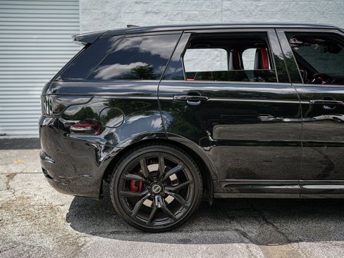 Used 2019 Land Rover Range Rover Sport SVR image 14