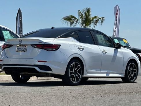 Used 2024 Nissan Sentra SR FWD image 3