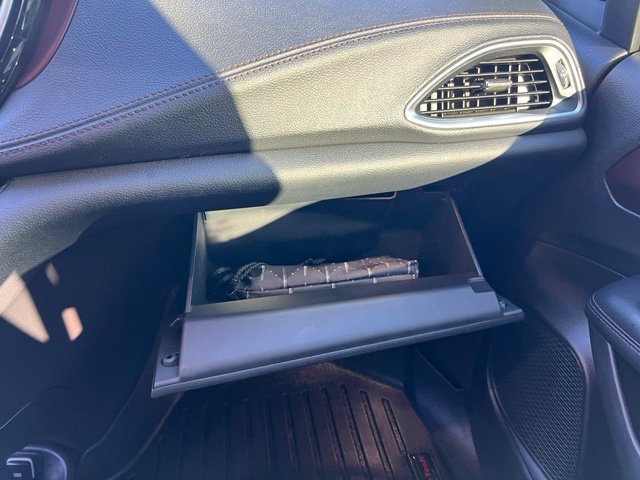 Used 2020 Chrysler Pacifica Limited FWD image 34