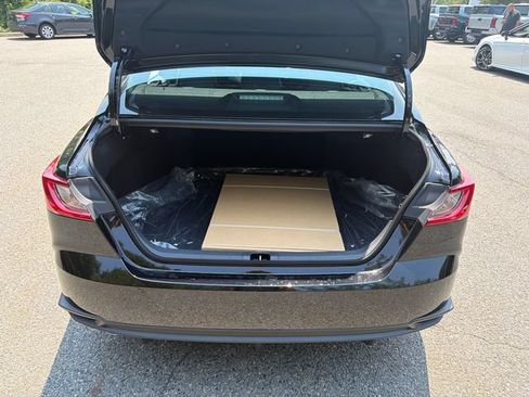 New 2026 Toyota Camry SE FWD image 11