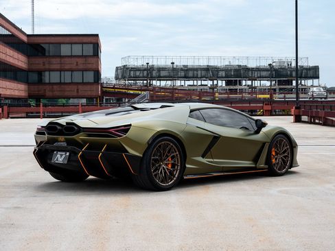 Used 2025 Lamborghini Revuelto AWD/4WD image 6