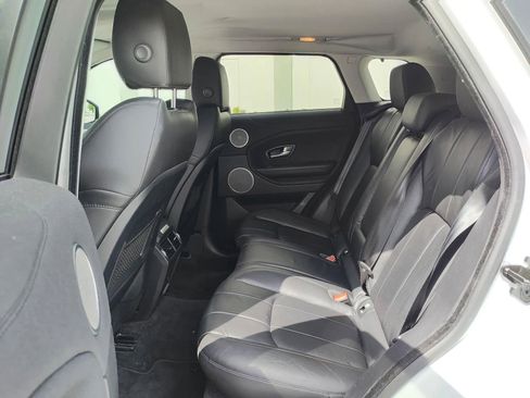 Used 2017 Land Rover Range Rover Evoque SE image 12