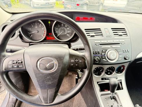 Used 2010 MAZDA MAZDA3 i Touring image 15