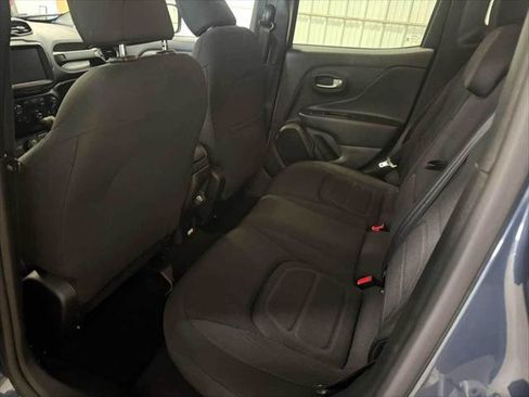 Certified 2022 Jeep Renegade Latitude w/ Convenience Group AWD/4WD image 22