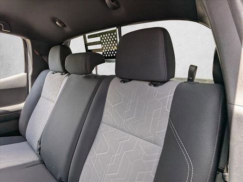 Used 2022 Toyota Tacoma TRD Sport w/ Technology Package image 19